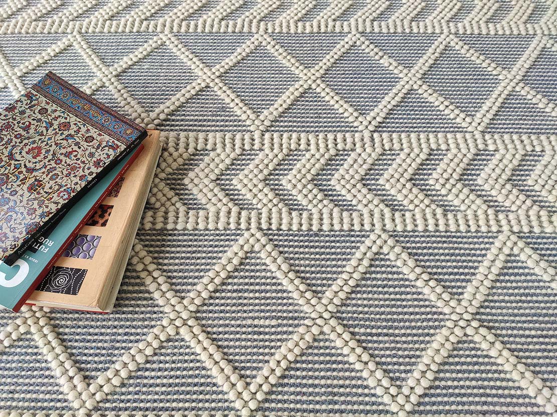 Hand Made Woven Rug Natural & White Color With Fringes (5 Sizes)