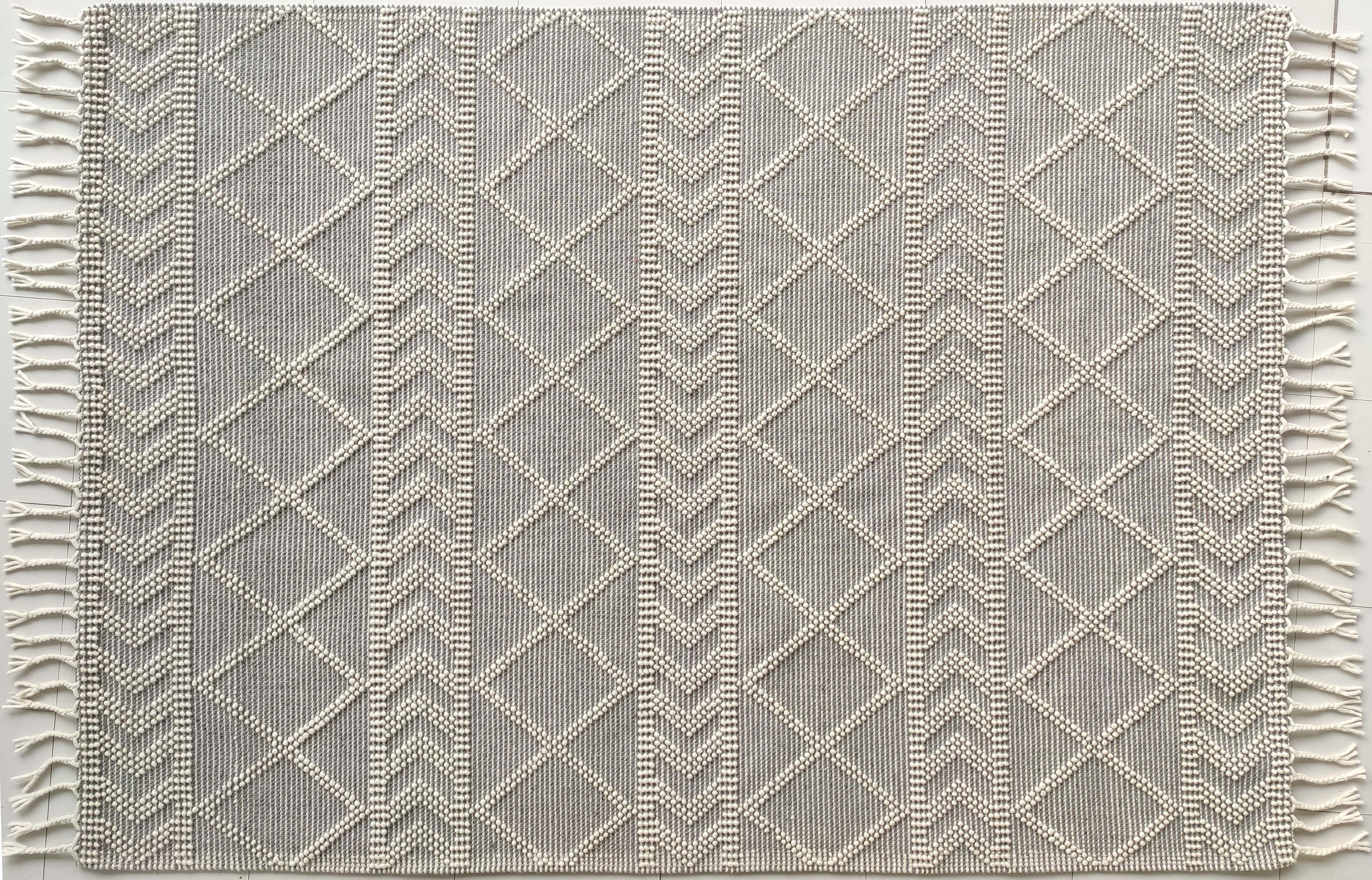 Hand Made Woven Rug Natural & White Color With Fringes (5 Sizes)