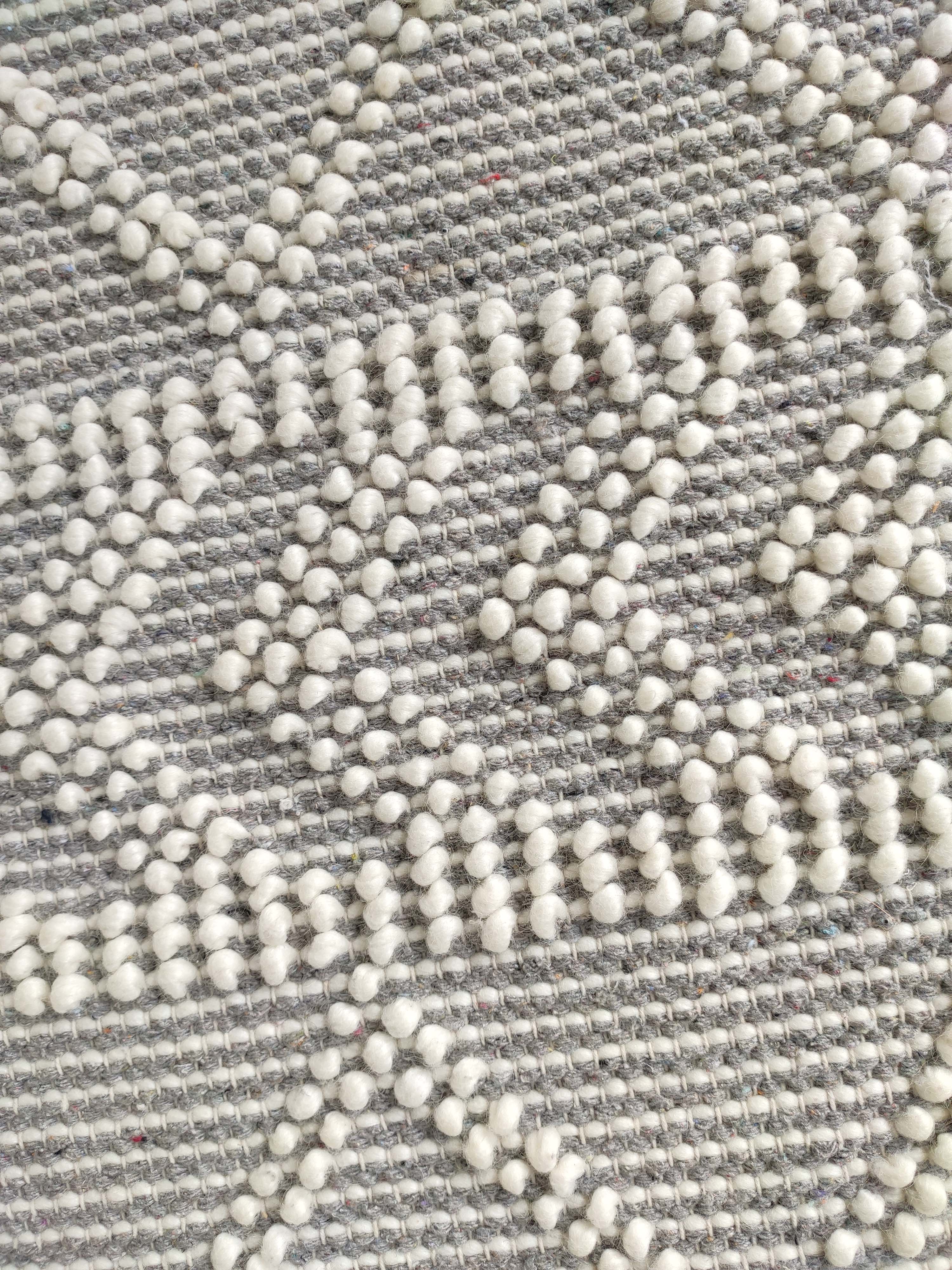 Hand Made Woven Rug Natural & White Color With Fringes (5 Sizes)