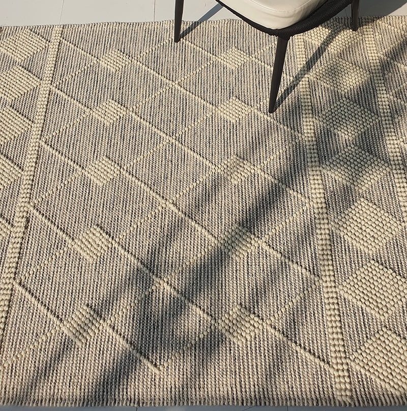 Hand Made Patterned Woven Rug For Indoor (5 Sizes)