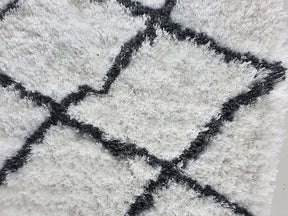 White & Black Line Shaggy Rug 150 CM