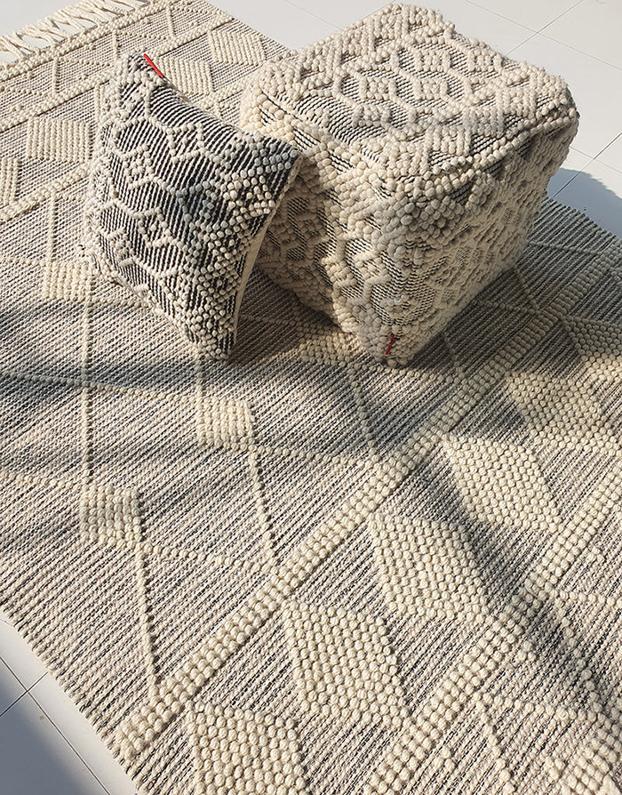 Hand Made Patterned Woven Rug For Indoor (5 Sizes)