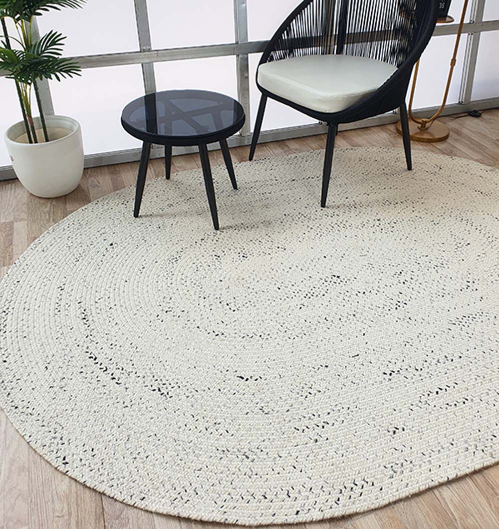 Hand Made Oval Shaped Jute Braided Rug Bleach And Black Colour (3 Sizes)