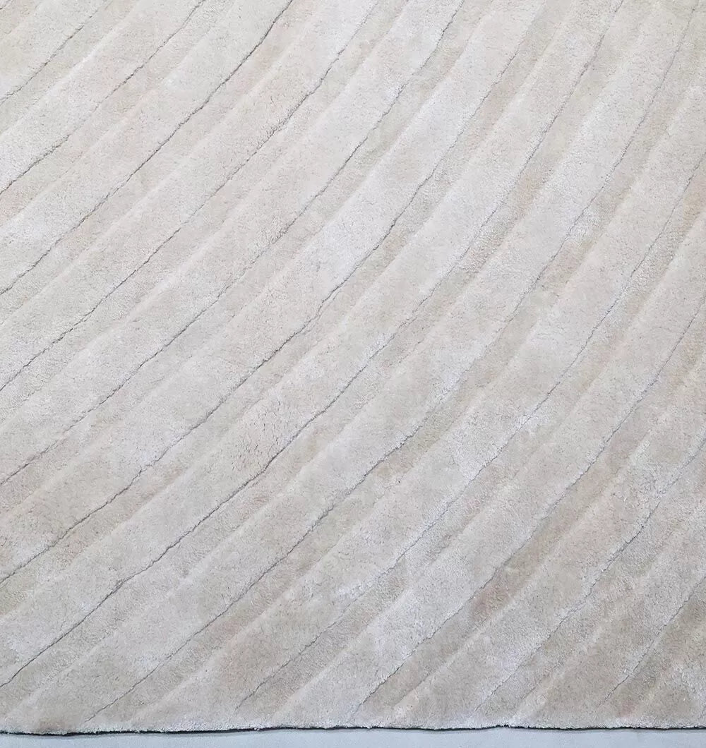 Layla Hand Made Luxury Off-White Rug