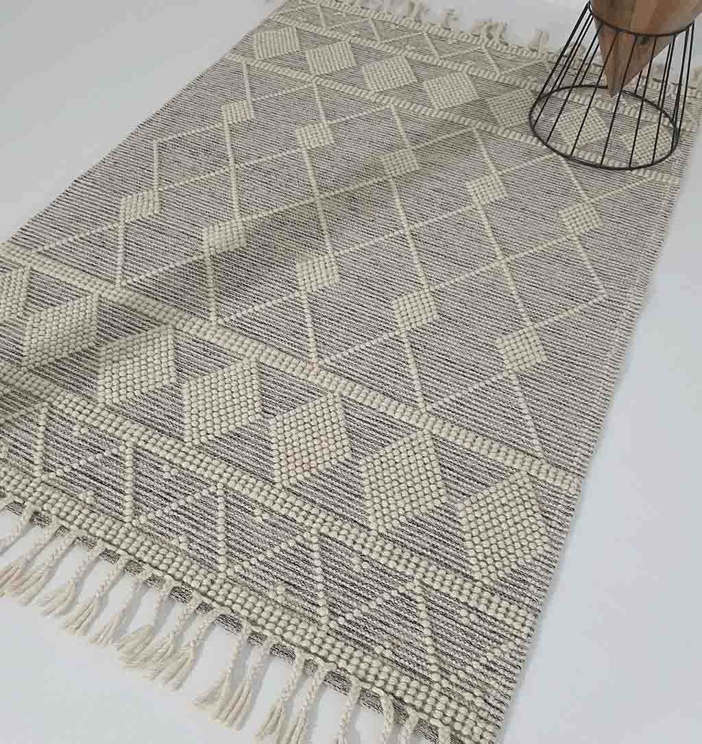 Hand Made Patterned Woven Rug For Indoor (5 Sizes)