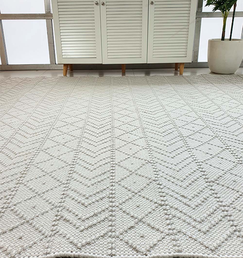 Hand Made White Rectangle Woven Area Rug For Living Room & Bedroom (5 Sizes)