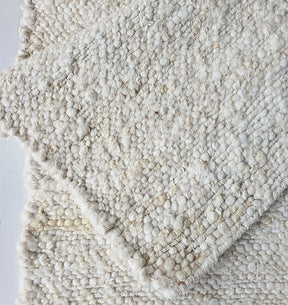 Handmade Natural Off White Woven Rug For Home Decor (5 Sizes)