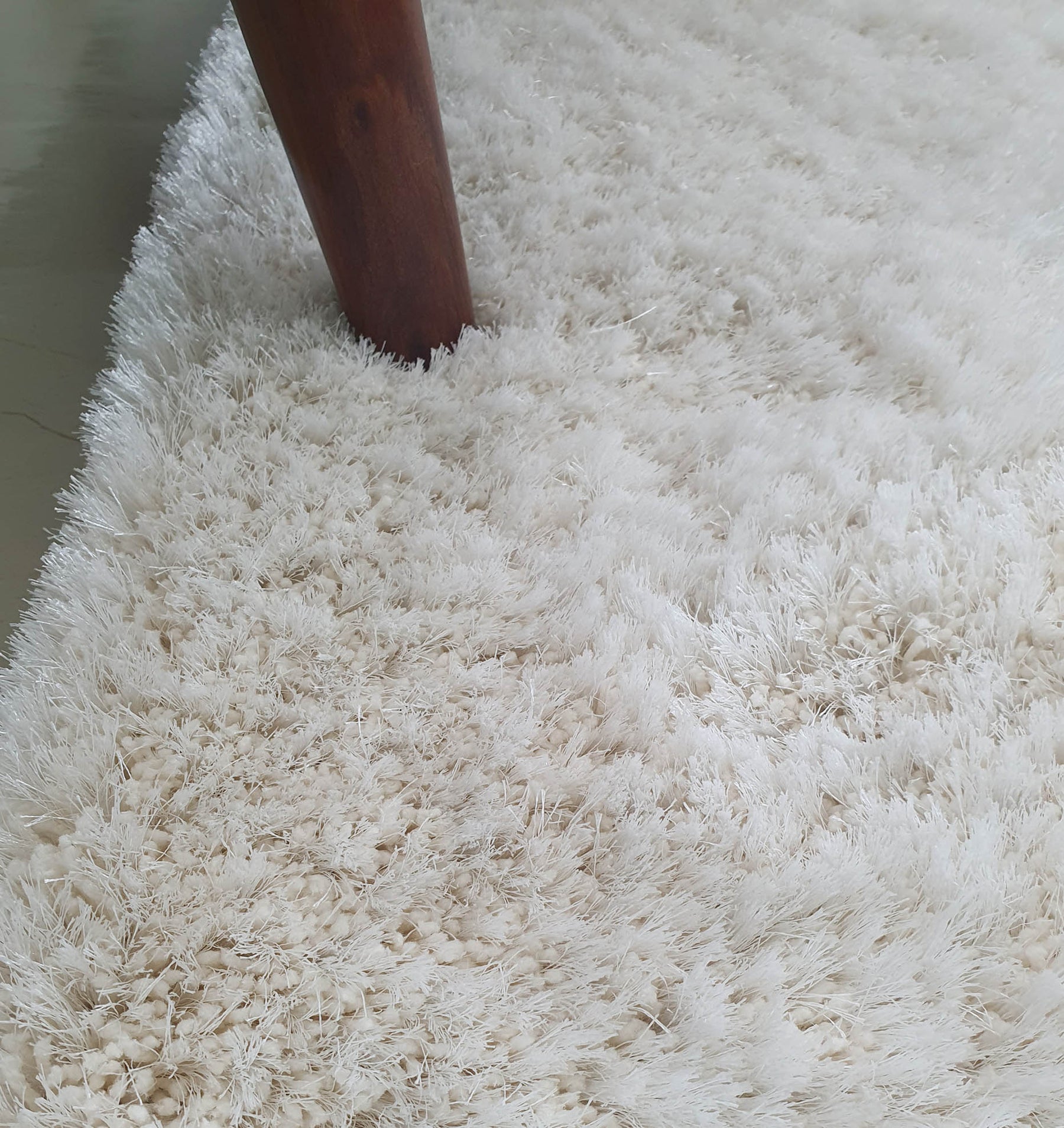 White Color Rectangle Shaggy Rug 200x300 CM