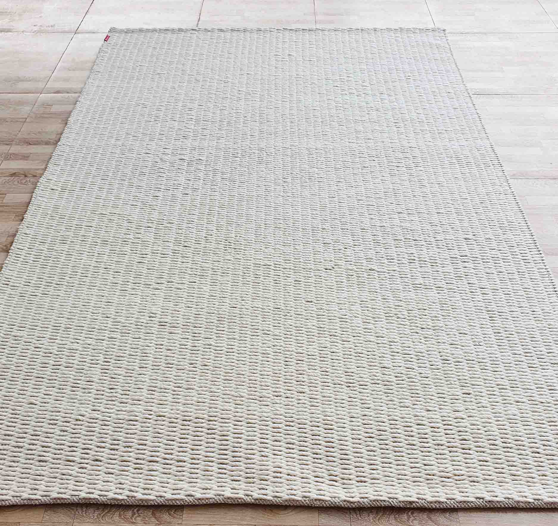 Handmade Natural White New Zealand Wool Woven Rug (5 Sizes)